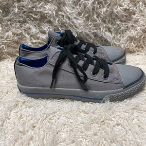 Boys Air Walk sneakers
